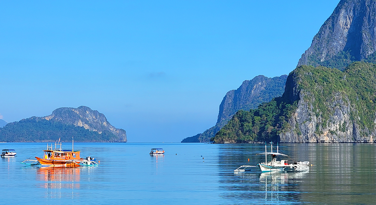 https://vpinvestments.blob.core.windows.net/images/spotlight/palawan/El-Nido-Palawan---View-to-offshore-islands.jpg