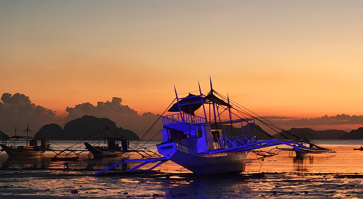 https://vpinvestments.blob.core.windows.net/images/spotlight/palawan/El-Nido-Palawan---low-tide-at-sunset.jpg