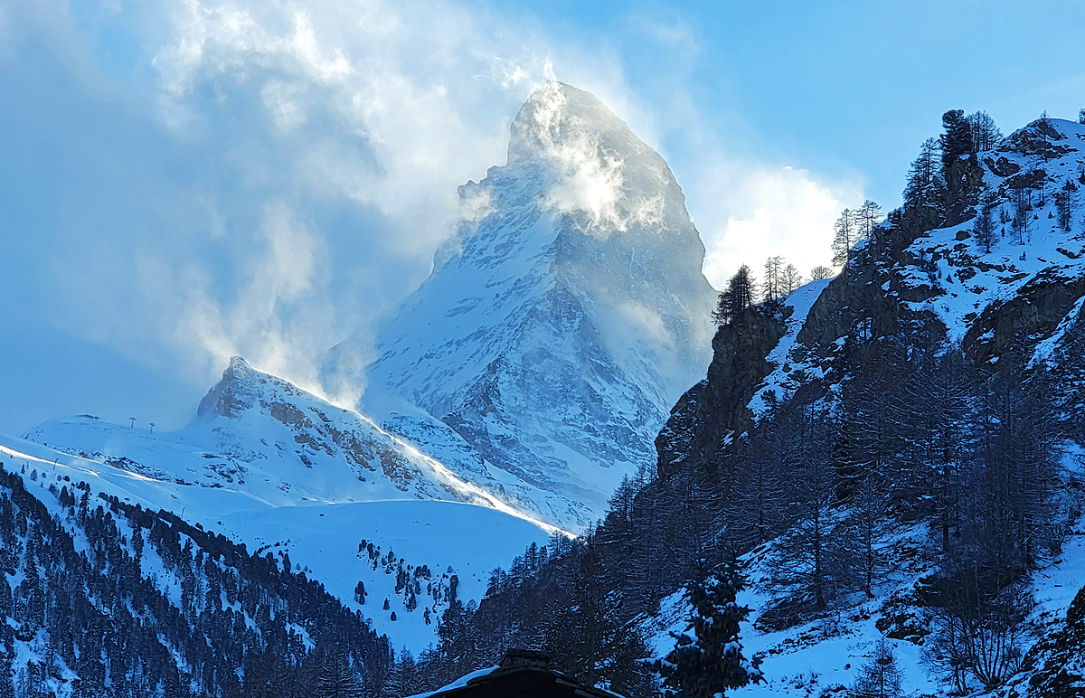 https://vpinvestments.blob.core.windows.net/images/spotlight/zermatt/Zermatt-Matterhorn-late-afternoon.jpg