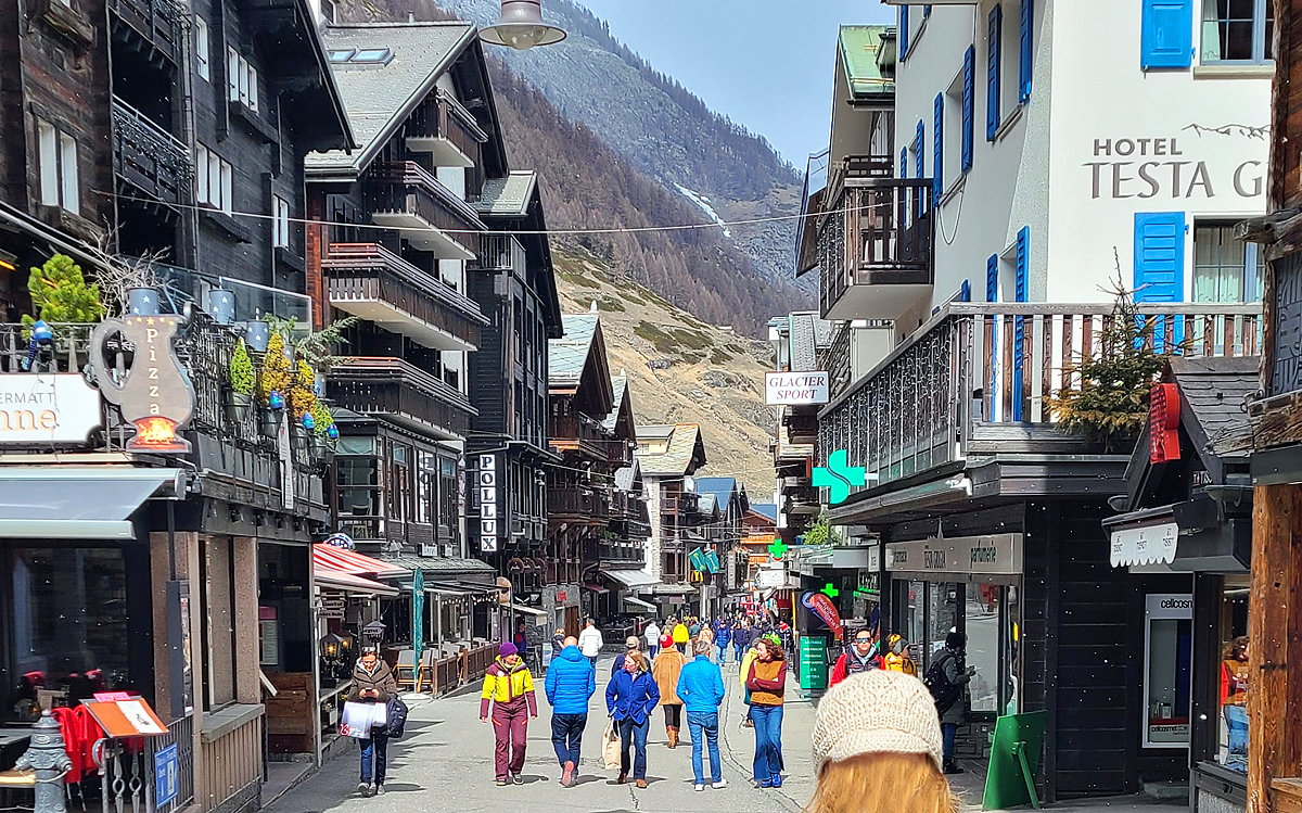 https://vpinvestments.blob.core.windows.net/images/spotlight/zermatt/Zermatt-town-center-street.jpg